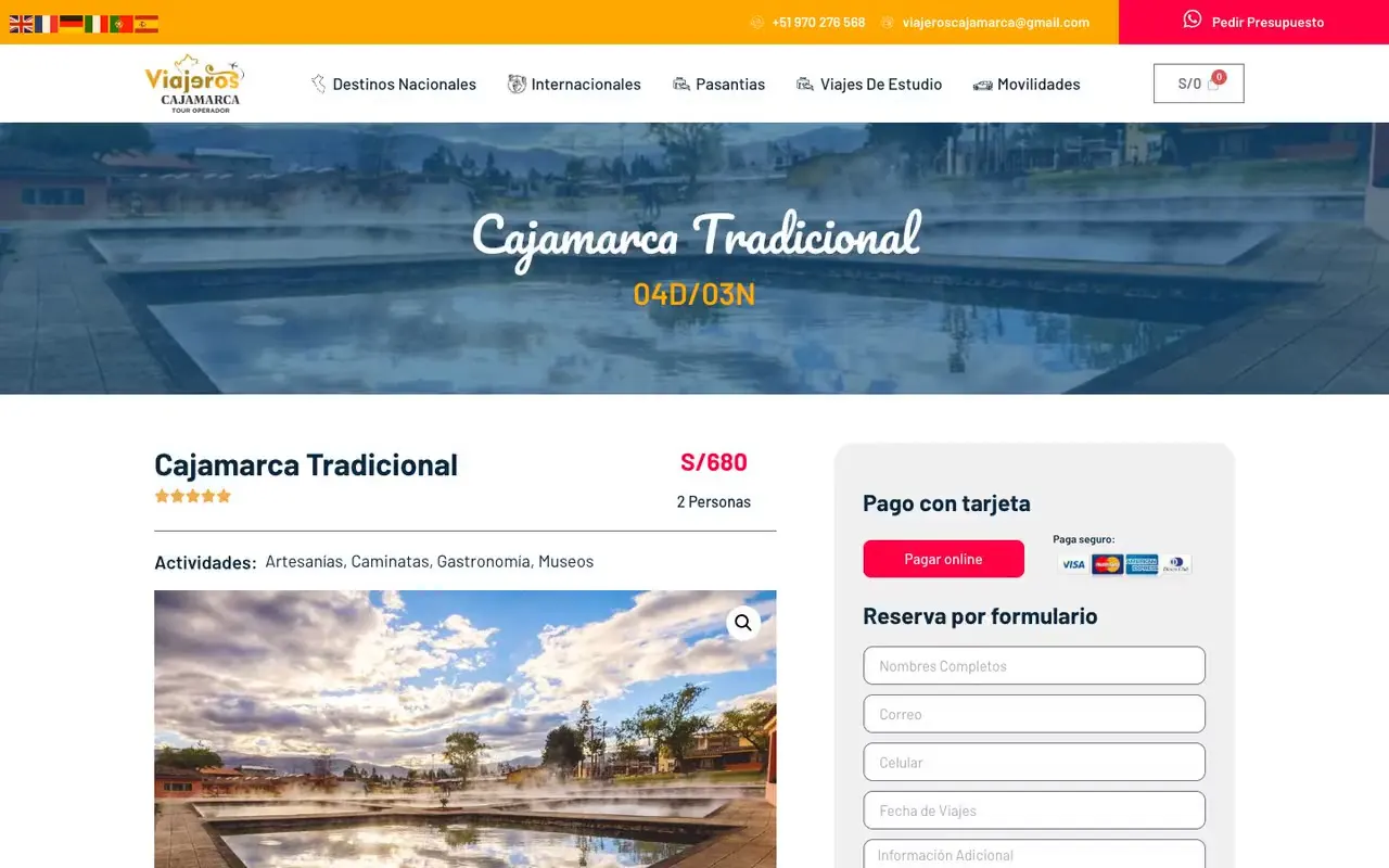 Ficha de un paquete turístico con precio, actividades, botón de pago con tarjeta y formulario de reserva